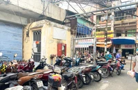 Chợ Tân Bình: Khu vực PCCC bị chiếm dụng làm nơi chứa hàng, bãi giữ xe 