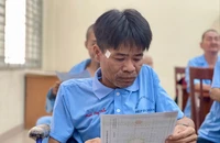 "70 tuổi tôi mới cầm được giấy khai sinh của mình" 