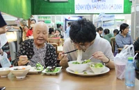Để căn tin bệnh viện không còn là nơi 'không biết ăn gì'