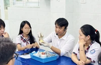 Clip hướng dẫn tự chế pháo tràn lan trên mạng: Tuyệt đối không nên làm theo!