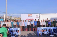 TP.HCM: Phường Bình Trị Đông trao 100 suất quà, học bổng cho công nhân