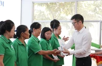 BHXH TP.HCM kêu gọi chung tay trao an sinh, mang Tết ấm đến người dân