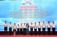 Quỹ học bổng Vừ A Dính: Trao 285 suất học bổng cho con em cán bộ, chiến sĩ Hải quân