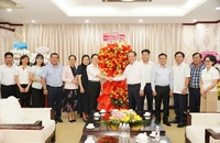 Giám đốc Sở Tư pháp TP.HCM chúc mừng báo Pháp Luật TP.HCM nhân ngày 21-6