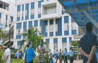 1 người rơi từ lầu 3 Bệnh viện Đồng Nai 