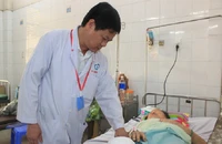 Đắp lá sim lên vết thương, người phụ nữ phải cắt bỏ chân