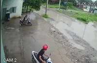 Camera ghi cảnh kẻ trộm mất 5 giây bẻ khóa xe máy và phóng đi