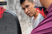 Trinh sát vây bắt nghi can giấu nửa kg ma túy đá trong cốp xe máy 