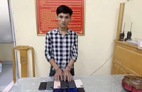 Giả gái, đột nhập cửa hàng trộm hàng chục chiếc điện thoại