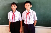 Hai học sinh nhặt được túi tiền, vàng trả lại người đánh rơi