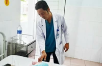 Đồng Nai: Vừa xuống xe buýt, sản phụ sinh con bên đường