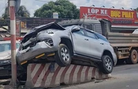 Tai nạn liên hoàn trên quốc lộ 51, ô tô ‘bay’ lên dải phân cách