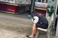 Chủ tiệm vàng quật ngã kẻ cướp giật dây chuyền trong tiệm