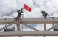Cận cảnh lắp dựng vòm thép 'khủng' nhà ga sân bay Long Thành