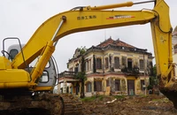Đề nghị nghiên cứu phương án bảo tồn ngôi biệt thự cổ 100 năm bên sông Đồng Nai