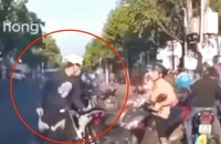 Đồng Nai: Tạm giữ thanh niên lao vào đánh người giữa phố vì va chạm giao thông