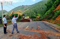 Mưa lớn gây sạt lở tuyến đường nối tỉnh Đồng Nai và Lâm Đồng