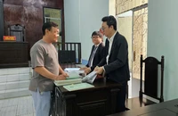 Nghị án kéo dài vụ bị kết án sau khi làm đơn cứu xét liên quan phó giám đốc công an tỉnh