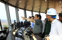 Hình ảnh Thủ tướng kiểm tra chi tiết các hạng mục sân bay Long Thành để đón chuyến bay đầu tiên