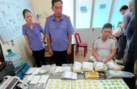 Đồng Nai phá đường dây ma túy xuyên quốc gia, thu giữ súng, ô tô