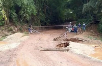 Đồng Nai: Cây cầu duy nhất nối Đồng Xoài với Biên Hòa hư hỏng nặng do mưa lũ