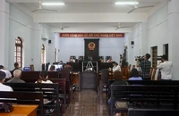 Nghi ngoại tình, chồng dùng dao tấn công vợ
