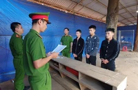 26 người xông vào phòng trọ chém 2 thanh niên trọng thương