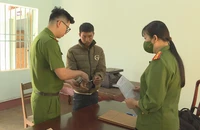 Bắt thanh niên hiếp dâm con gái riêng của bạn gái 