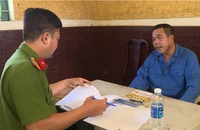 1 phóng viên đang nhận 52 triệu đồng thì bị bắt quả tang