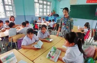 Lý do những ngôi trường ở Tây Nguyên từ chối nhận hoa
