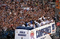 Chùm ảnh Real Madrid ăn mừng danh hiệu La Liga 35