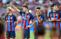 Tân binh Lewandowski đạt điểm 9 trong trận Barca thắng ‘6 sao’