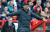 Klopp cũng phải... 'nổi khùng' với truyền thông