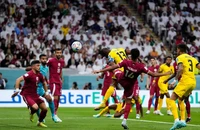 Lộ diện thực lực quá yếu của chủ nhà Qatar