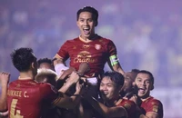 Cựu thần đồng Thái Lan treo giày và mơ làm chủ tịch ngay