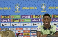 Đang “thọ giáo” thầy Tite nhưng khen lấy khen để Ancelotti