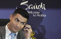 Ronaldo nói về “nghi án” đi lòng vòng rồi quay về Anh