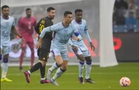 Messi đánh bại Ronaldo