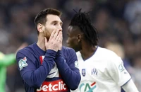 Chùm ảnh Messi và Neymar bị "làm nhục" ở Marseille