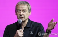 Klinsmann làm HLV tuyển Hàn Quốc trong “bão chỉ trích”