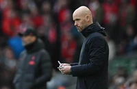 Ten Hag suy sụp vì sự thiếu chuyên nghiệp của MU