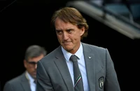 Từ Gerrard đến Mancini đều... “nhá” rất giỏi