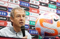 Trước trận gặp VN, HLV Klinsmann khuyên Lee Kang-in