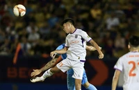 Ngôi đầu bảng V-League đổi chủ sau trận thắng kịch tính của Bình Dương