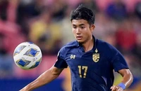 Suphanat: “Với kinh nghiệm chơi bóng ở châu Âu, tôi sẽ giúp tuyển Thái Lan”