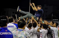 Tuyển Campuchia đá giải FIFA, HLV Felix Dalmas mong fan nhà ủng hộ