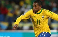 Alves bất ngờ ra tù, còn Robinho đối mặt mức án 9 năm tù