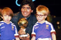 Rắc rối rồi, Quả bóng vàng là của Cậu bé vàng Maradona?