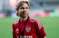 HLV Valery Karpin “sướng” thì không ai bằng