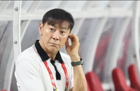 Bị loại sớm, HLV Shin Tae- yong xem Bahrain đá và... ác mộng ập đến